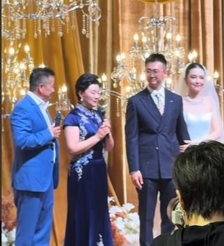 太清醒！明星儿子大婚，60元喜酒吊打一众奢华婚礼✨太颠覆三观了！别人明星婚礼
