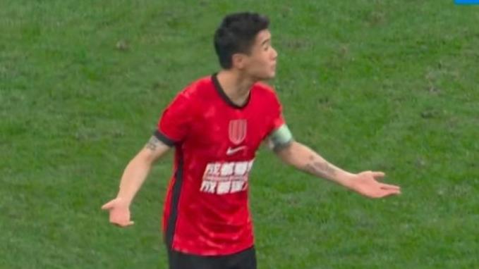 中超领头羊翻车！成都蓉城0-1遭遇首败，卫冕冠军韧性十足！北京时间5月19