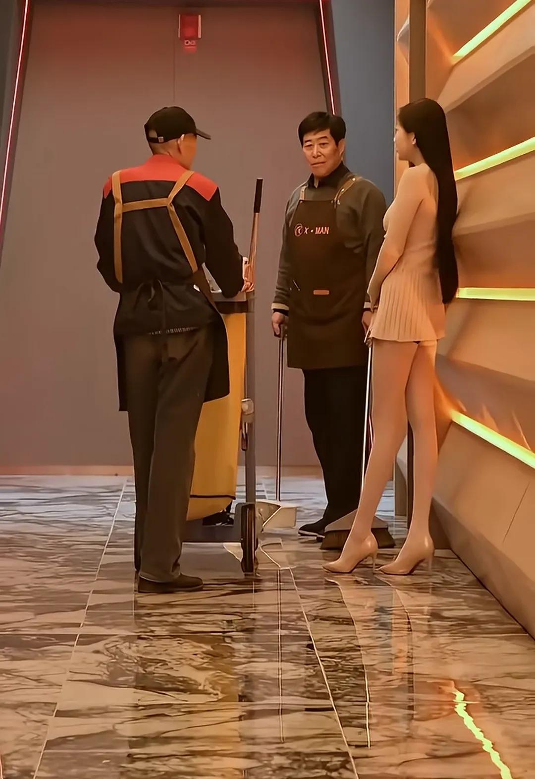 主任的衣品永远在线！[比心]