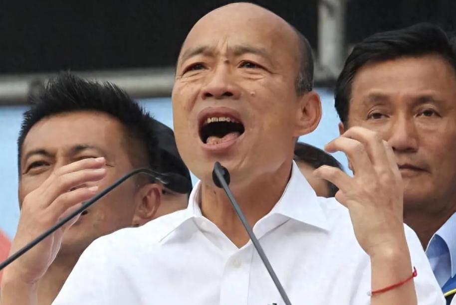 韩国瑜这次是真不忍了！傅崐萁人不到，权也不下放，韩国瑜一句话，直接把辞总召摆