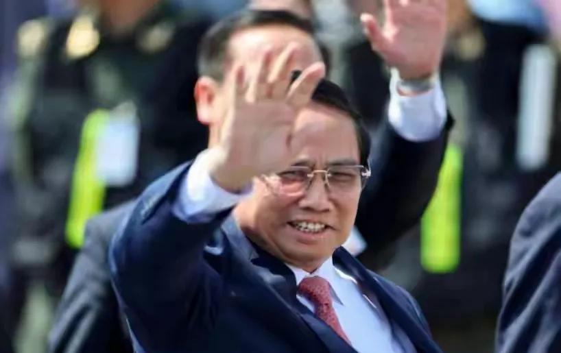背景：全球贸易战背景下，越南为争取美国支持，试图通过经济合作拉近美越关系。起因