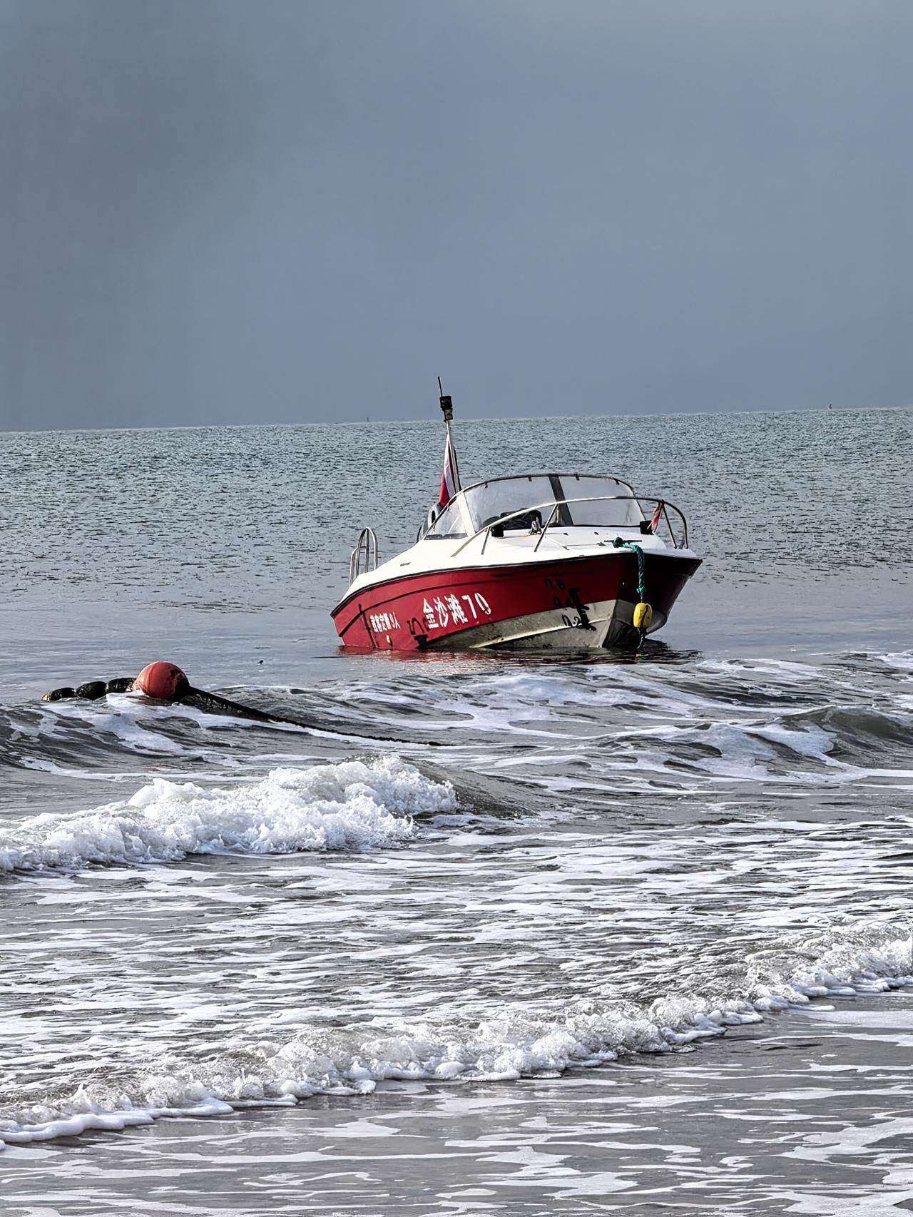可怜的委内瑞拉🇻🇪等待屠宰！当地时间12月5日，美军登录波多黎各海滩，两栖