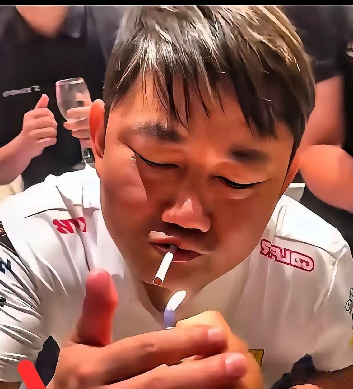 我一个在张雪峰公司上班的朋友，离职了才敢说的实话，他说张雪峰真的不是表面看到的这