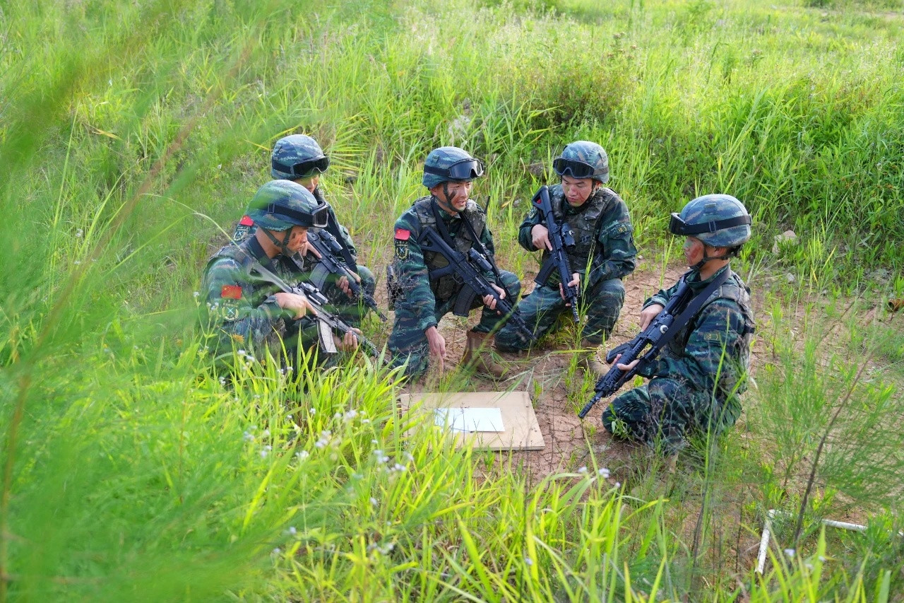 武警福建总队特战部（分）队多课目演练烽火问鼎计划​​​