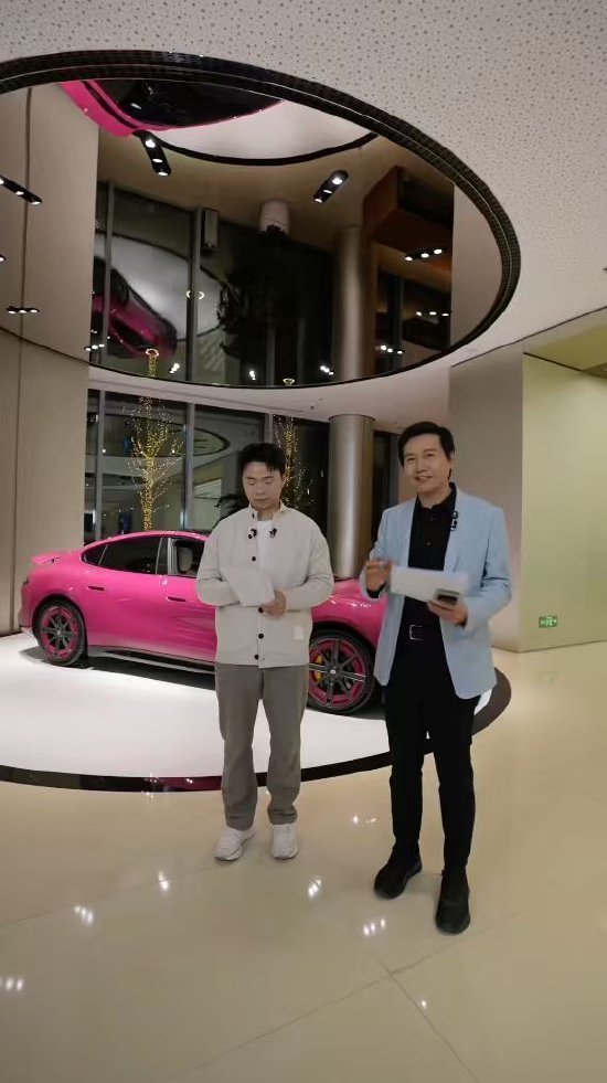 【雷军：小米汽车工厂去年接待超13万人，YU7销量第一的颜色是钛金属色】雷