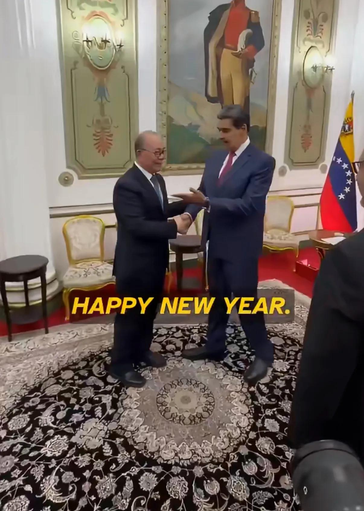 2013年马杜罗当委内瑞拉总统时，这个国家的人均GDP大概有15000美元，经过