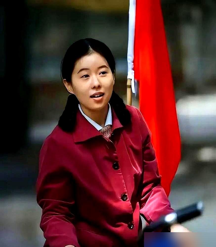 张嘉益拍戏，碰上个坎。一个刚出狱的角色，科班演员怎么演都差点意思。演不出那种