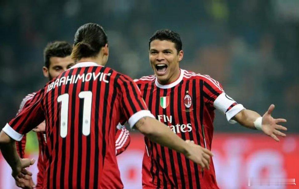 据《共和报》记者AndreaSereni透露，米兰内部对是否签回蒂亚戈·席尔瓦