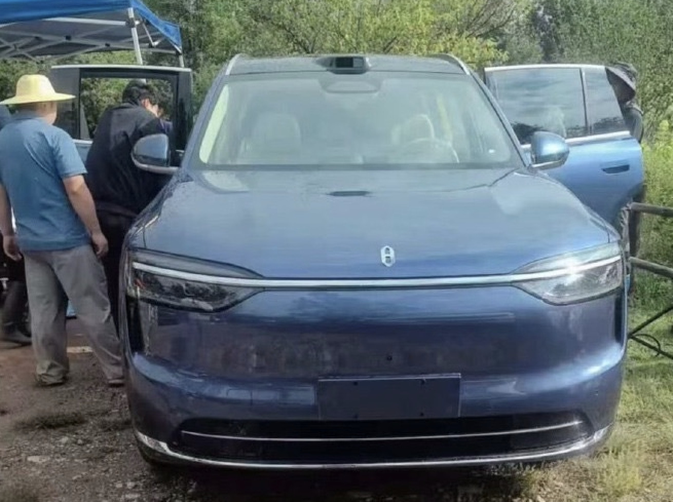 新款问界M7曝光，就是小M8了，估计会去掉点情绪件，整体刀法参考M8和M9。M7
