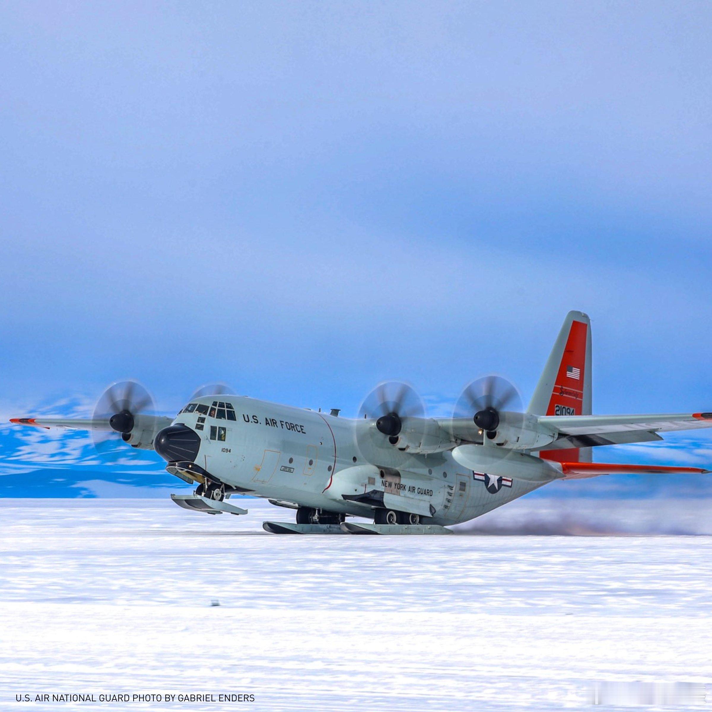 洛克希德·马丁：大力神运输机的强大动力与滑雪板的完美结合。LC-130“滑雪