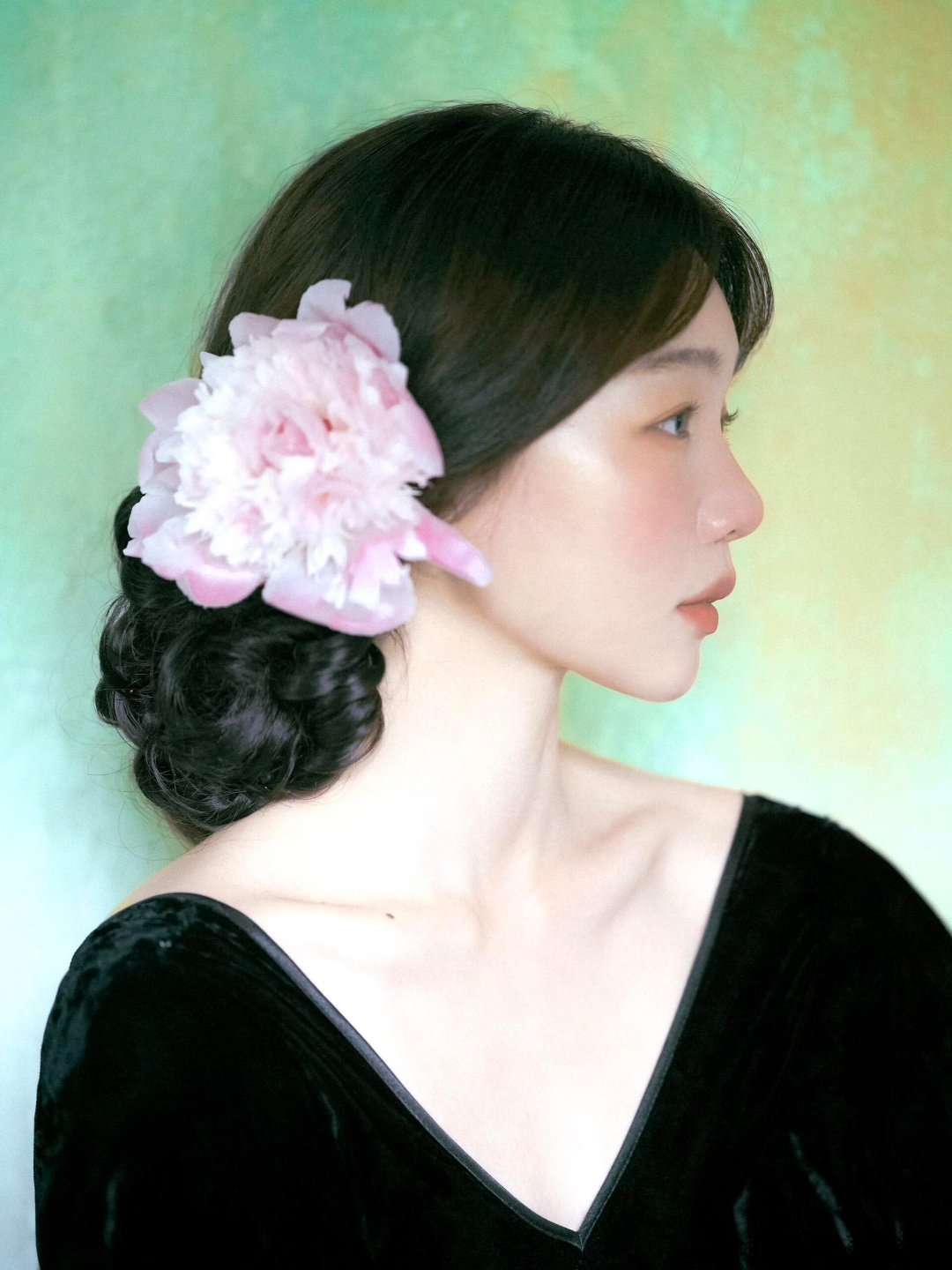 徐梦洁油画少女是谁被徐梦洁的油画风写真美晕了！完全像是油画里出来的少女！！低