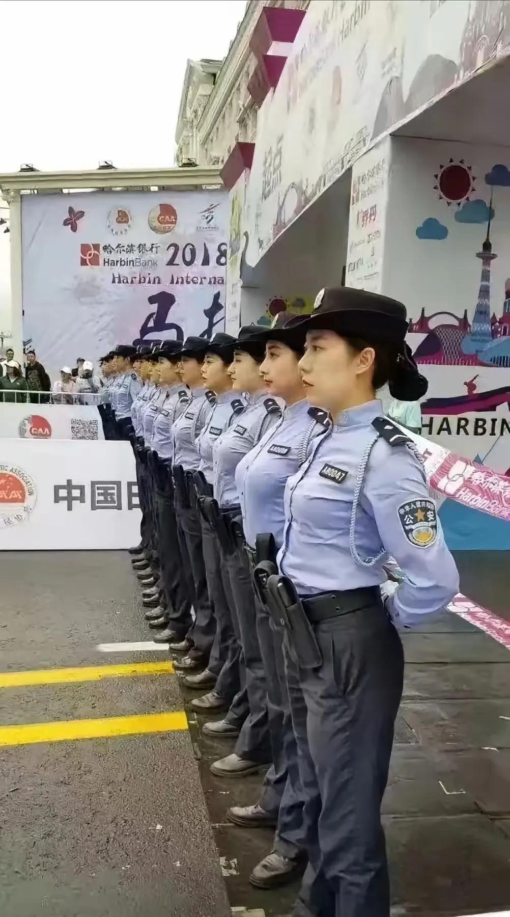 #我的宝藏兴趣#真想不到啊，守护马拉松比赛，女警队也是一道靓丽风景线。她们每个