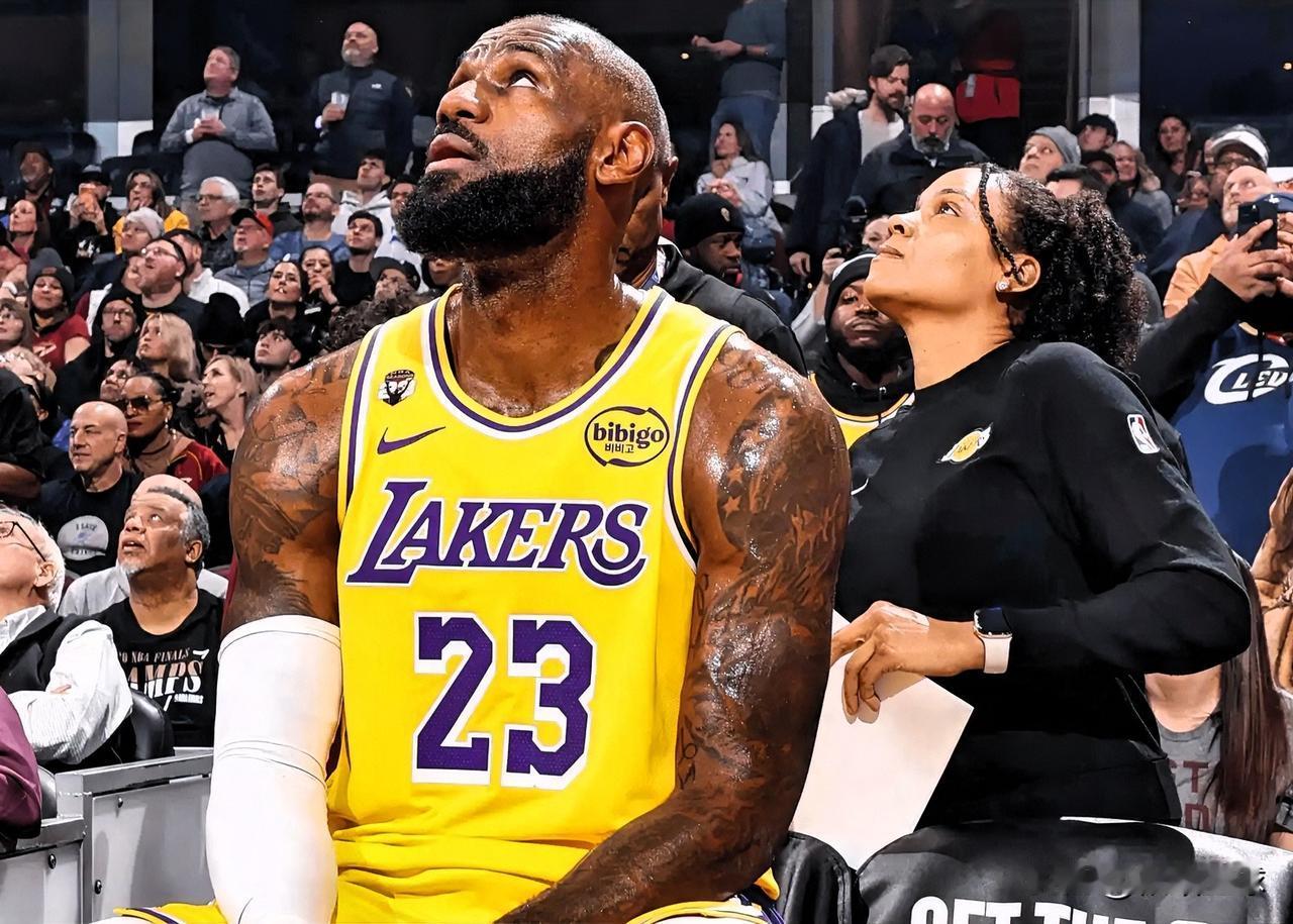 骑士小将杰隆泰森真是语出惊人啊！一点不怕得罪队史传奇人物詹姆斯。今日湖人在