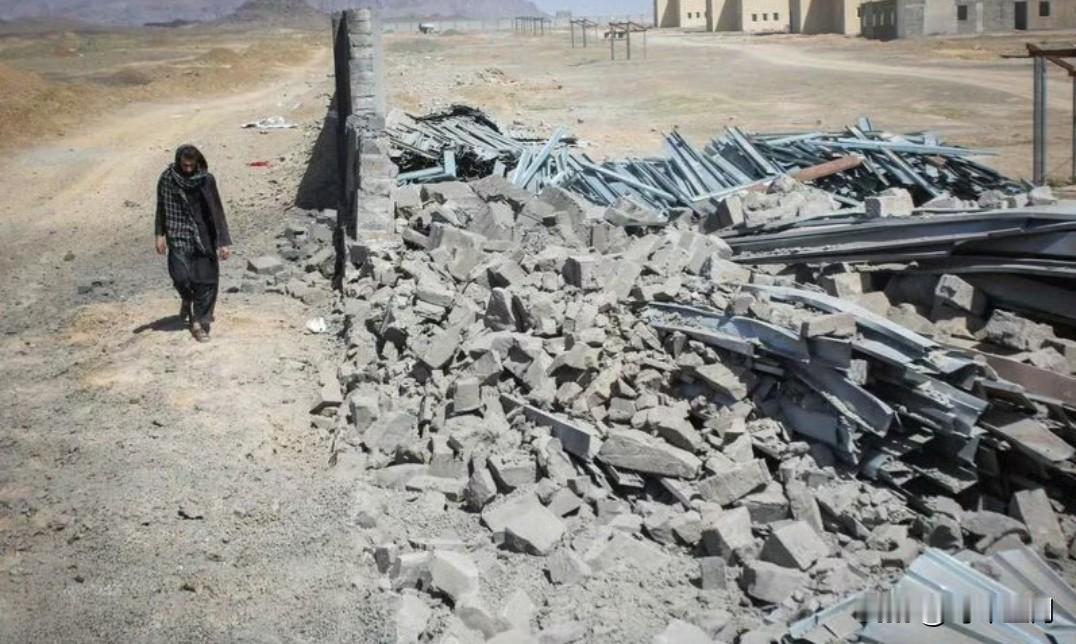 【消息人士称，中国的斡旋缓和了巴基斯坦和阿富汗之间的冲突】（路透社）——三名