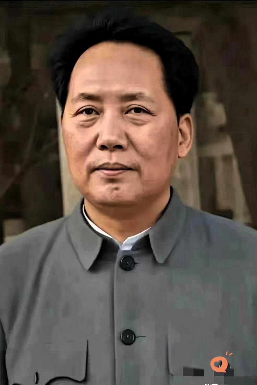 在每一个中国人的心里，有一个名字永远闪亮——毛泽东。是他，让中华民族第一次挺