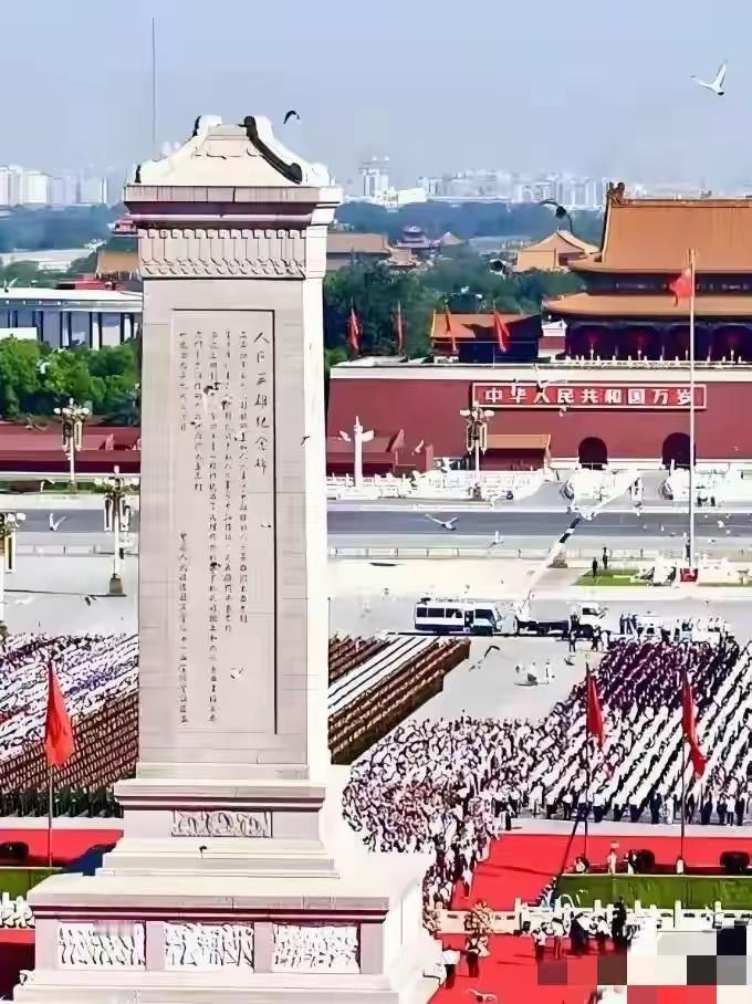 人民英雄纪念碑，不提党名，不说领导，就连最折中的“指引”二字，也在定稿时，被毛主