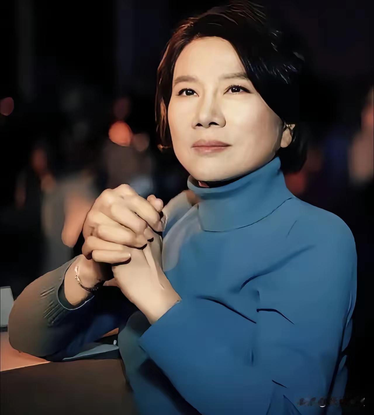 有些人后槽牙都要咬碎了，美的签了，小米签了，海尔签了，唯独格力硬刚到底，包装箱上