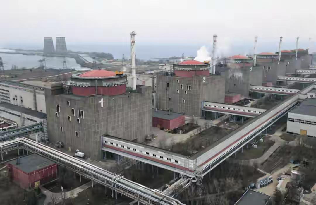 【玩死自己】据俄罗斯方面当地时间27日消息，扎波罗热核电站在社交媒体上通报，该