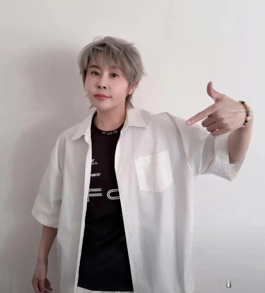 王濛，坦荡发文！7月26日，王濛又双叒叕上热搜了！别人上热搜要么是绯闻要