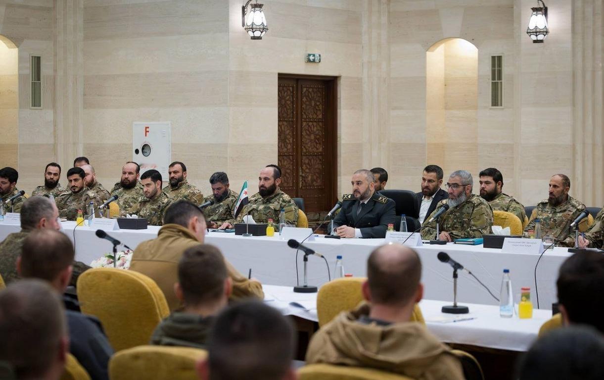 叙利亚朱拉尼的将军们，俄罗斯将军们终于在一起谈合作了，都是血战沙场一路打出来的将