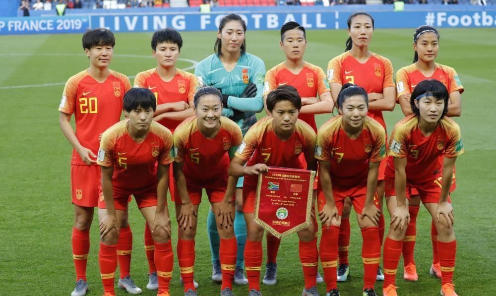 女足男子化、职业化以后，中国女足的优势就没有了。西班牙、英格兰、法国、意大利、荷
