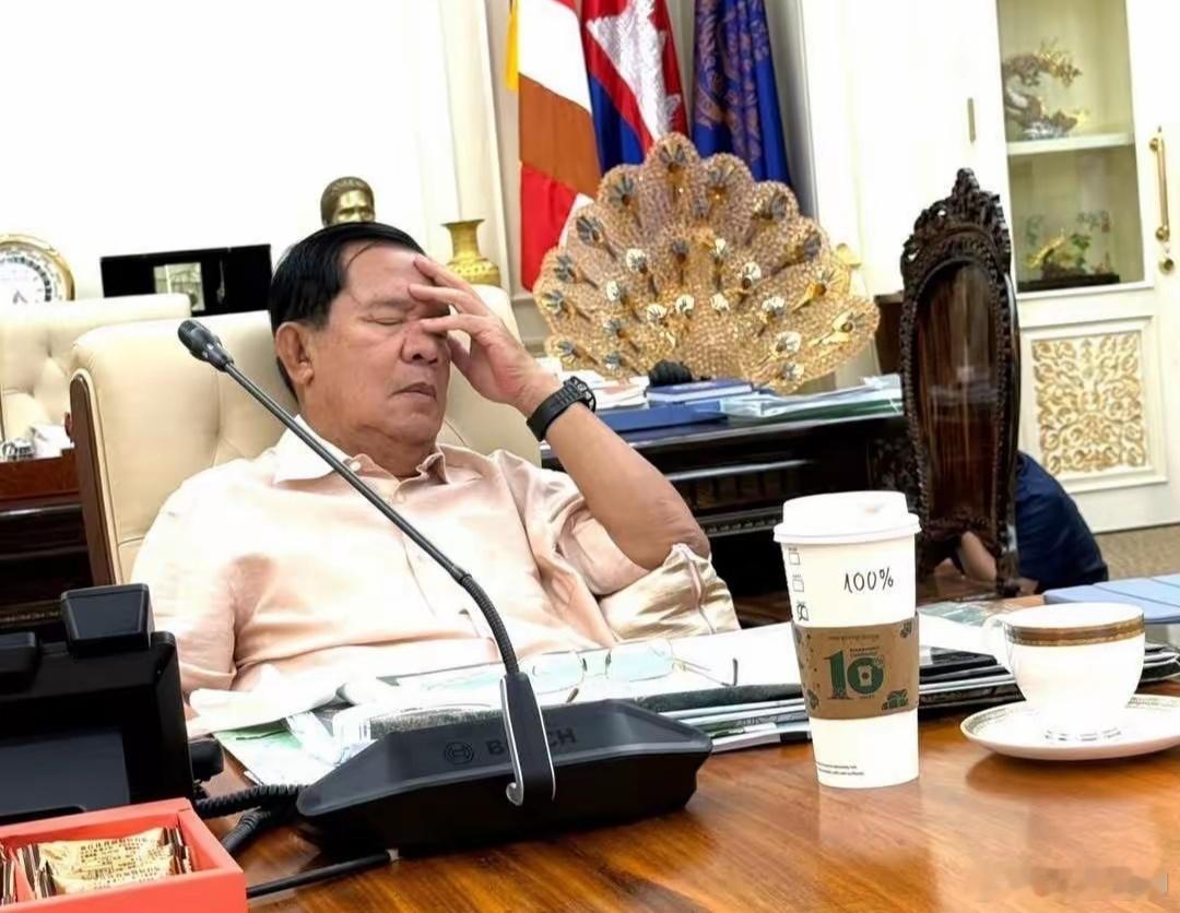 洪森继续发布加班照片，说要等被俘士兵回来。​​​