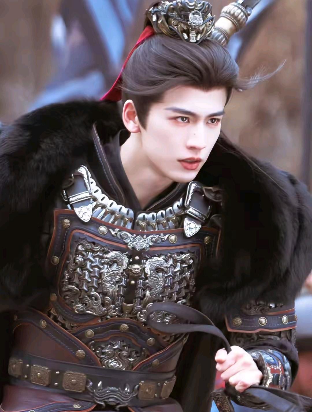 最近张凌赫火了，大家吐槽的点，不是张凌赫长得帅不帅，而是你一个刚从死人堆里