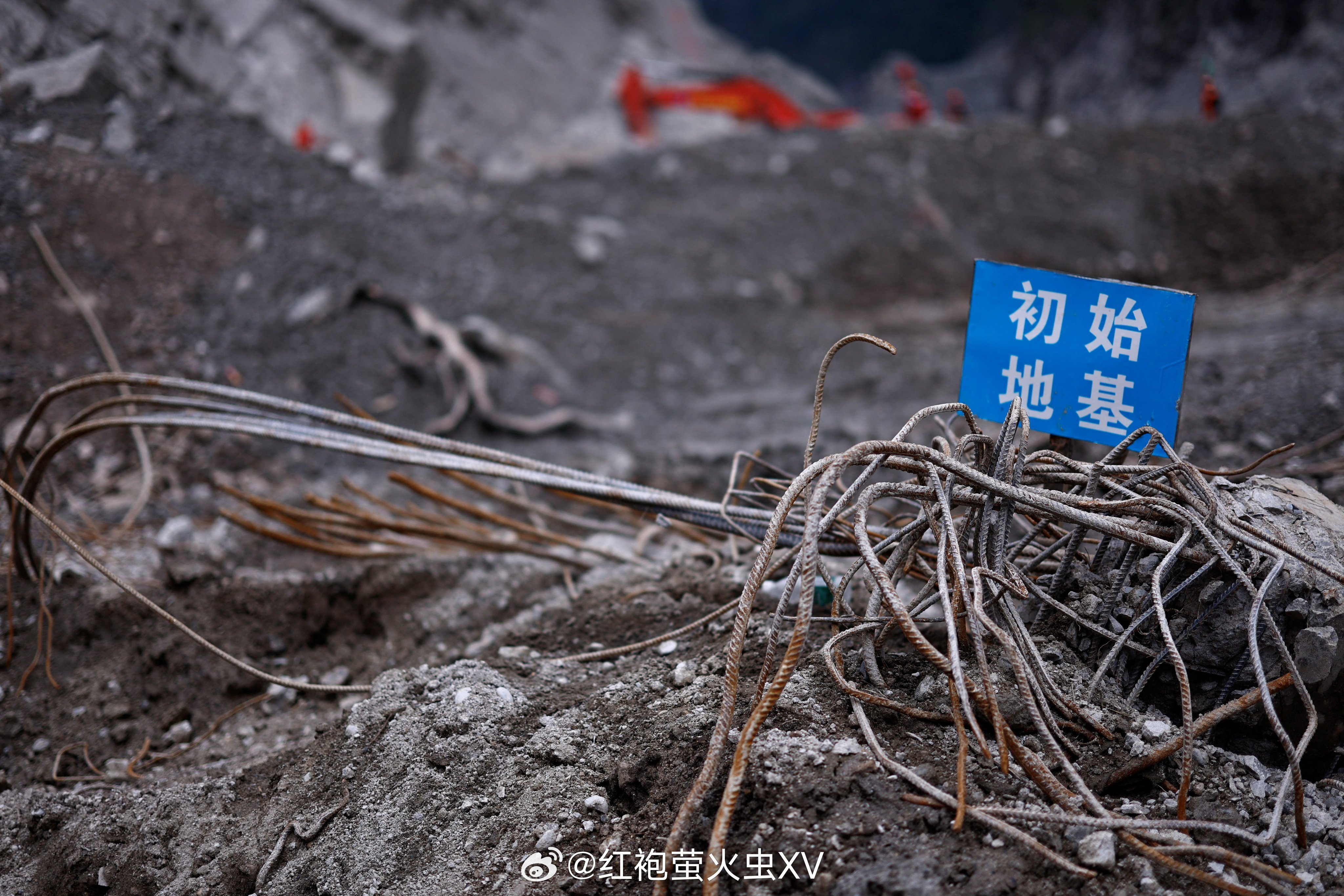 西藏泥石流国新办、外交部周末组织境外媒体记者赴吉隆泥石流灾害现场采访。CNN、