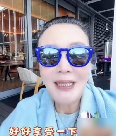 张兰飞台北，不住汪小菲家，住进了酒店。不是生分了。是儿媳马筱梅快生了，她特意