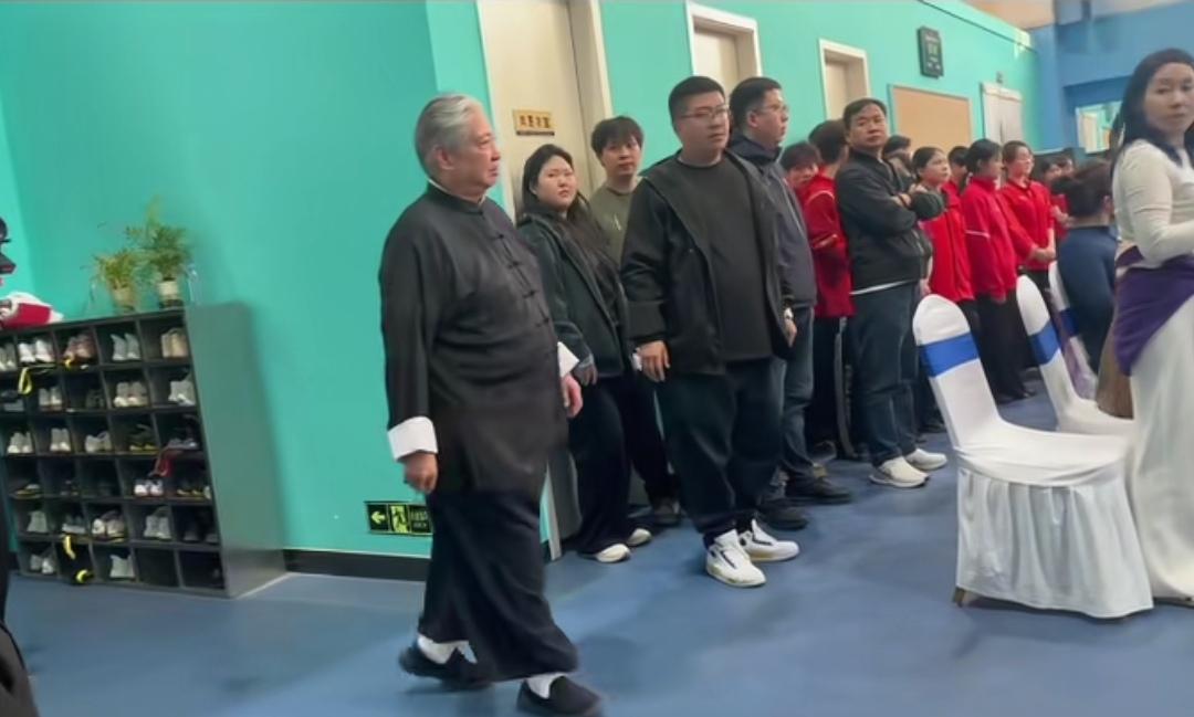 不得不说洪金宝对陕西情有独钟,这两年频繁受邀到陕西出行,主要是因为武术的缘故,洪