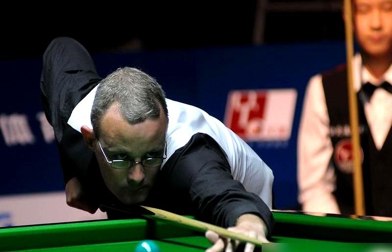 一个很有意思的对比，看完让人五味杂陈斯诺克冠军马克·艾伦，生涯奖金500万英镑