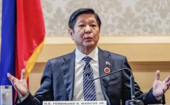 最近菲律宾挺奇怪的，为什么这么说？大家想想，之前菲律宾在南海的撒泼耍赖可是没停过