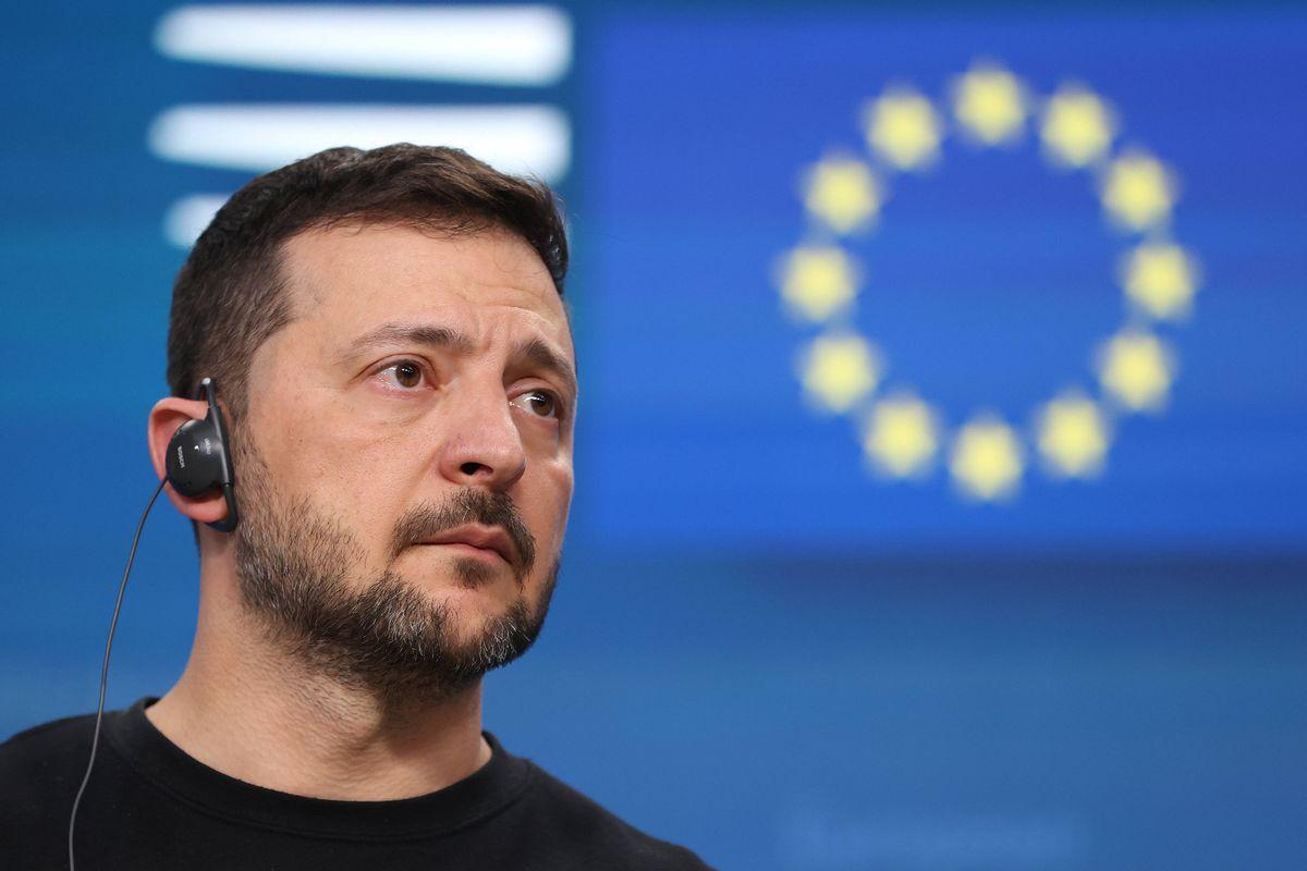 记者问特朗普：如果泽连斯基不答应你提出的俄乌和平28条，你将怎么办？特朗普是