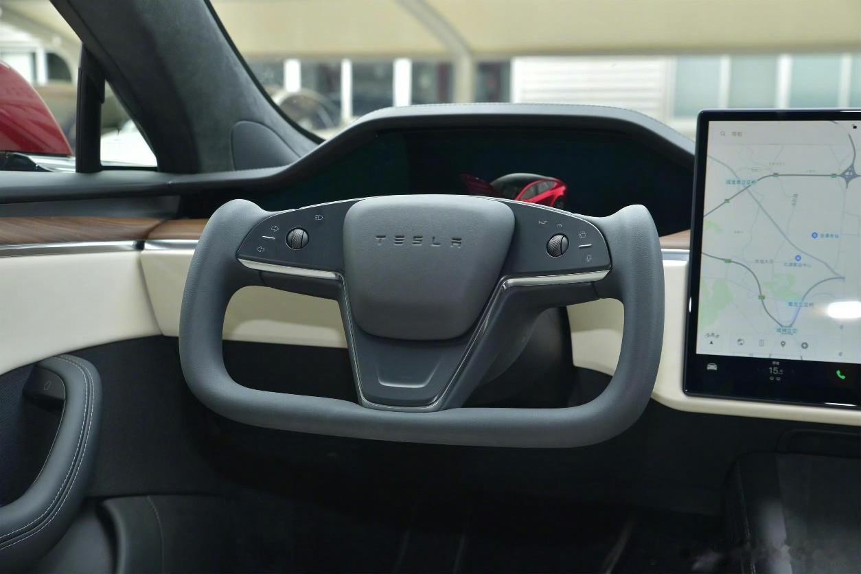 工信部拟于2027年实施新国标，其中删除所有关于半幅方向盘的技术定义和适配规则。