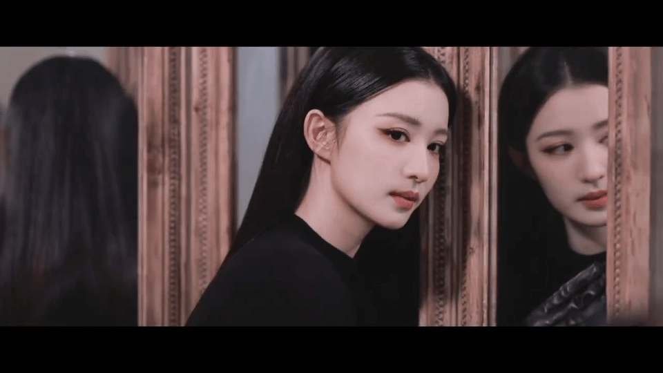 王楚然顶级美味alpha王楚然的美很独特，不是柔和挂，而是带棱角锋芒。如同烈