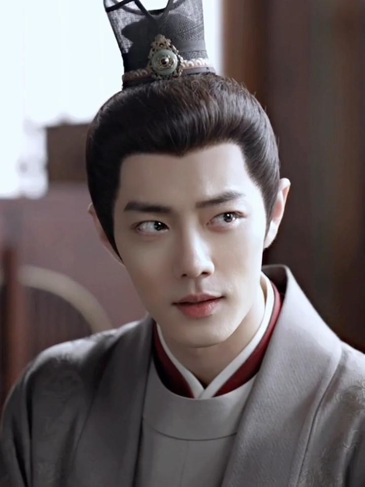 小说里写的“玩味的眼神”大概就是藏海这样