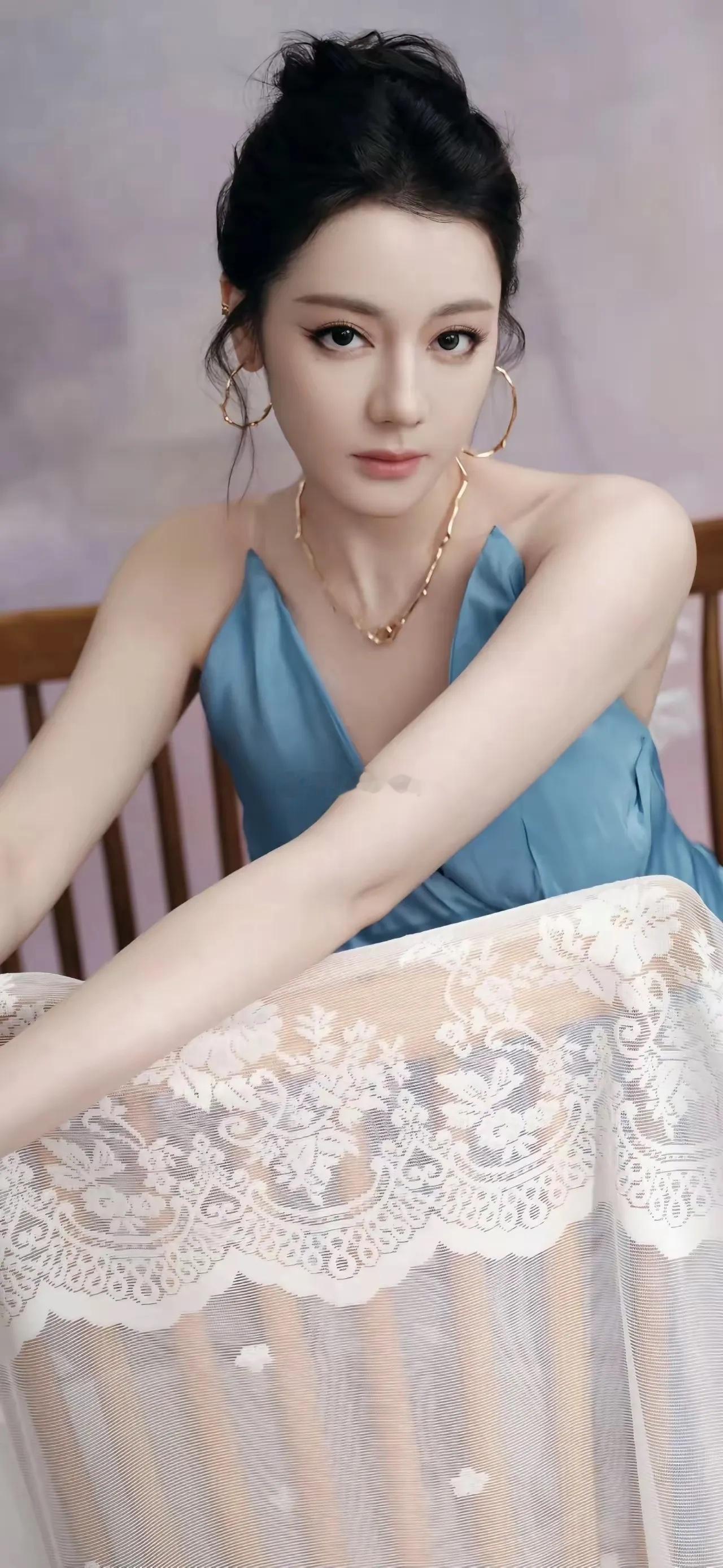 1.宋祖儿入组《等风热吻你》，经典言情小说改编自带庞大书粉基础，角色氛围感与演员