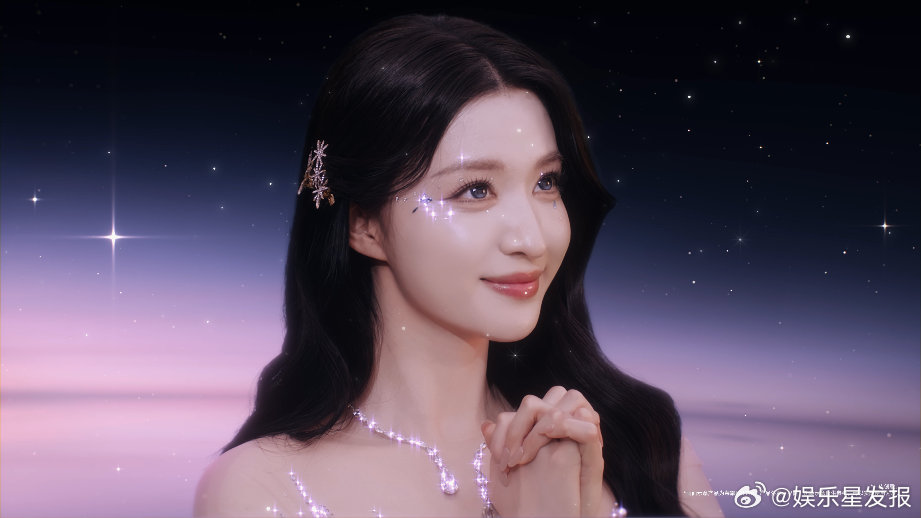 王楚然荣耀600幸运星女神降临奔赴一场浪漫星河盛宴，精致穿搭铺满闪耀细节，尽显