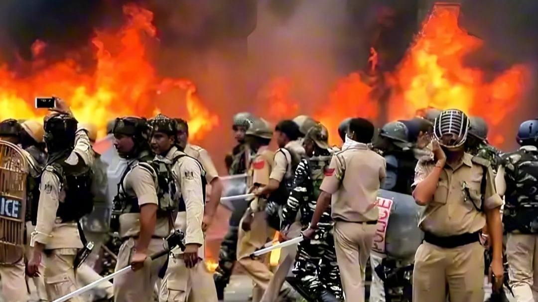 巴基斯坦与阿富汗5日晚在南部边境地区再次爆发武装冲突。不出所料，巴阿双方互相指