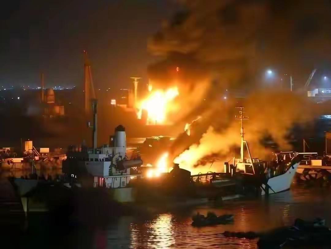 也门警报拉响！沙特炸船、盟友反目，中方立场戳中人心凌晨爆炸声划破也门夜空，