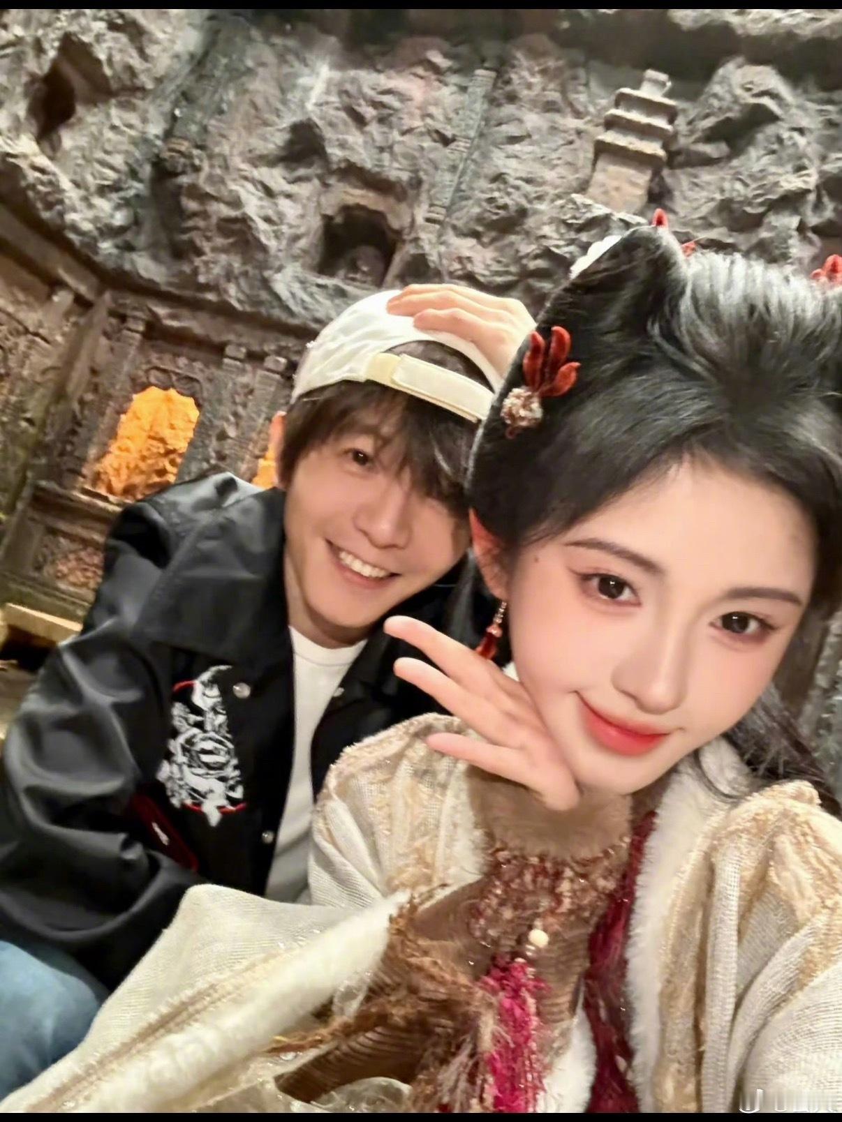 鞠婧祎给郭敬明导演的新剧百妖谱送了奶茶，待人很好的女明星一枚