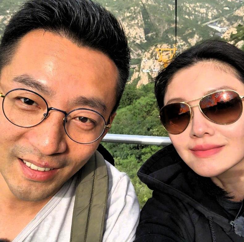 离婚半年还在追着前女婿要房贷，这事怎么看都不太对劲最近网上有个事挺闹心。说是大