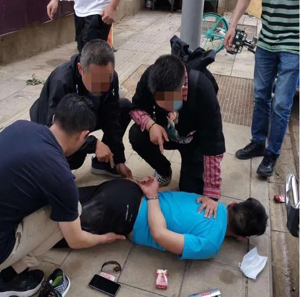 动手了，中国终于动手了2025年7月，美国富国银行国际保理业务负责人、毛晨月被