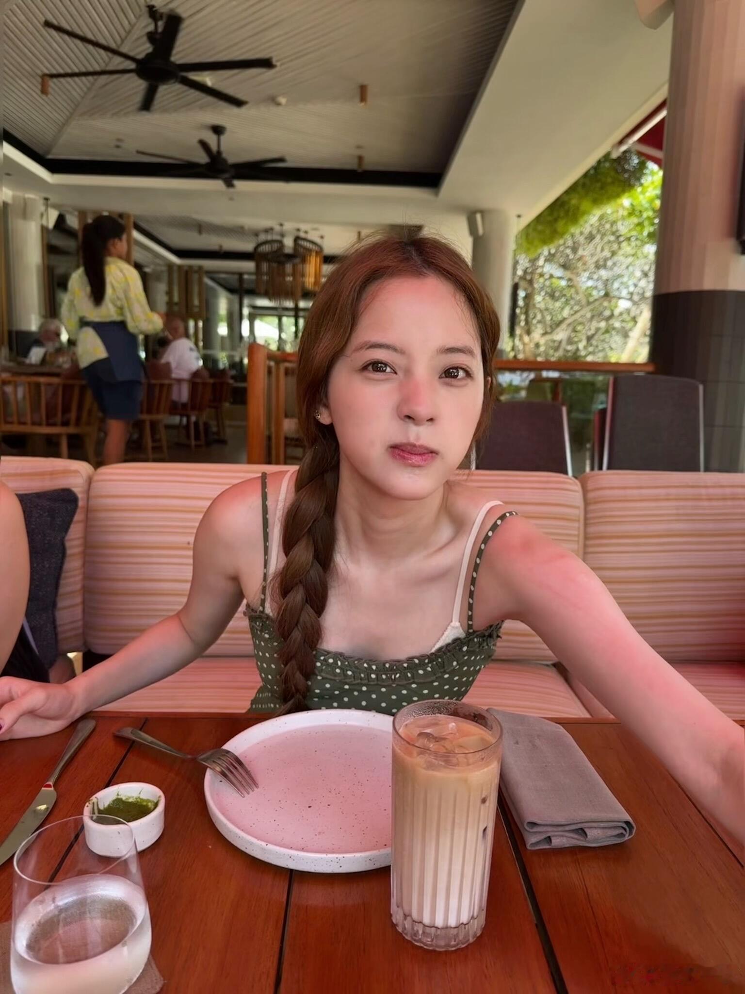 欧阳娜娜度假碎片🌴