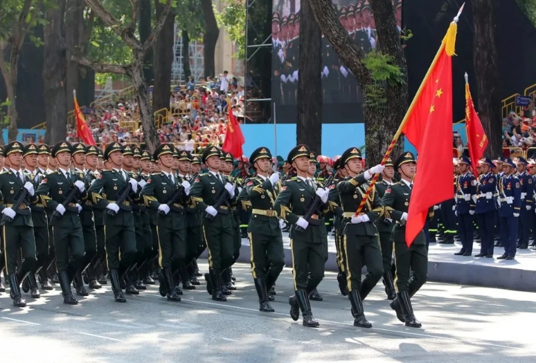 很好奇，这次越南统一50周年阅兵现场，中国仪仗队的成员，大部分都是哪里人？我看