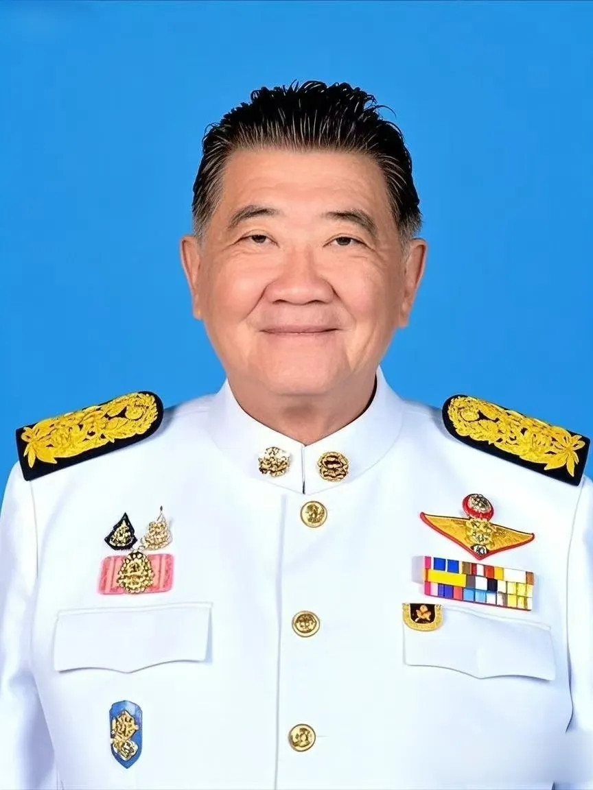 泰国出手无情，集束弹药震撼柬埔寨7月26日，泰方确认已使用集束弹药进行攻击。（