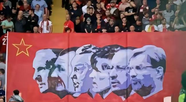 《每日邮报》一份报告，直接把老特拉福德的王座给掀了。利物浦，800分优势登顶！