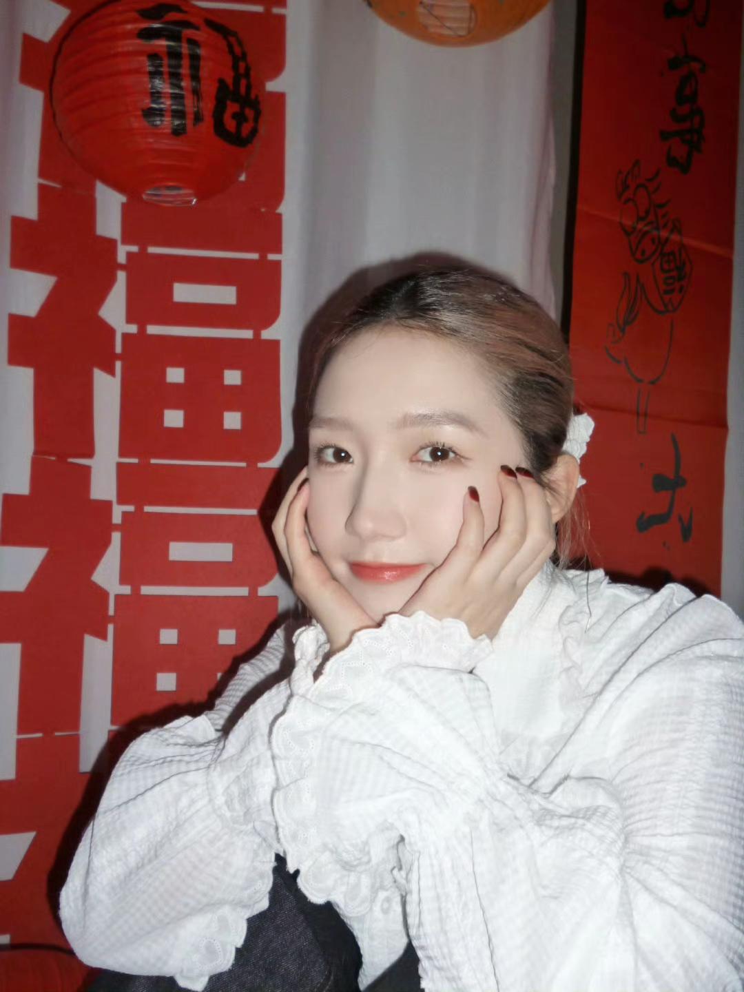4月30日，有博主爆料孟美岐为了和乐华顺利解约，全程两年不用乐华的任何影视资源，