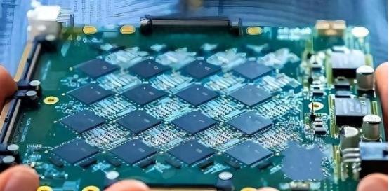 形势已然大变！西方媒体集体改口：中国，已无需再向世界证明什么形势已然不同。曾