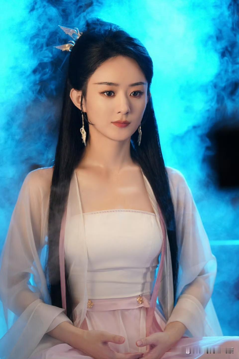 [玫瑰]【赵丽颖沈璃碧苍王】赵丽颖《与风行》中，饰演的沈璃，一身薄